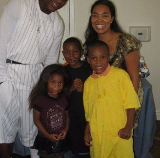 Floyd Mayweather with his ex-girlfriend, Josie Harris, and their three children